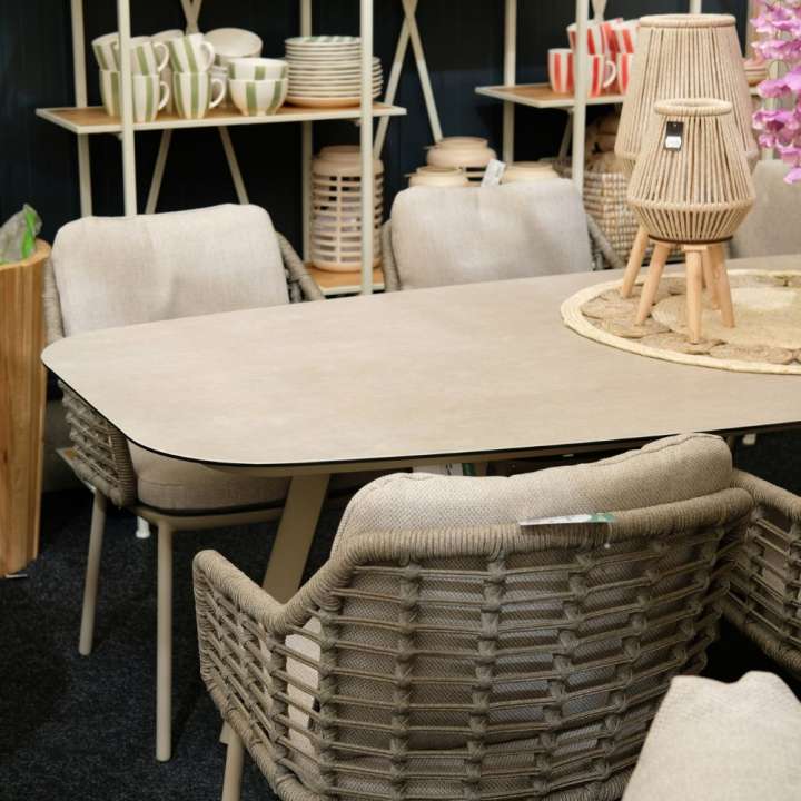 Tuinmeubels van topmerken kopen? Kom naar GroenRijk Beneden Leeuwen! Tuinmeubels van topmerken kopen? Kom naar GroenRijk Beneden Leeuwen!