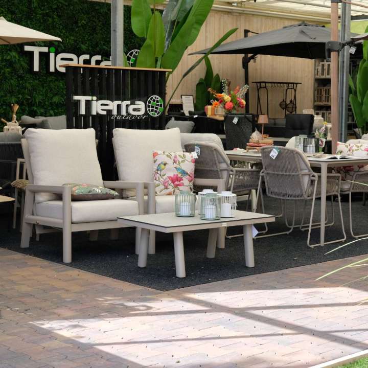 Tuinstoelen van tuincentrum GroenRijk Beneden Leeuwen!