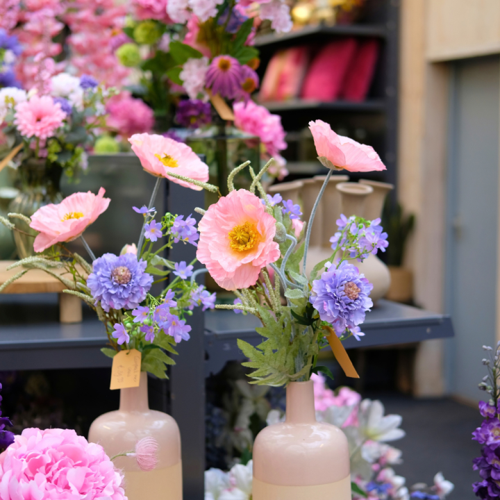 Kunstbloemen koop je bij GroenRijk Beneden Leeuwen! Kunstbloemen koop je bij GroenRijk Beneden Leeuwen!